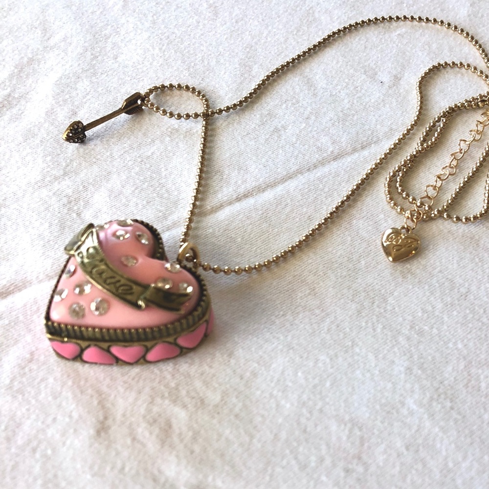 BETSEY JOHNSON ❤️Locket with Ring Inside